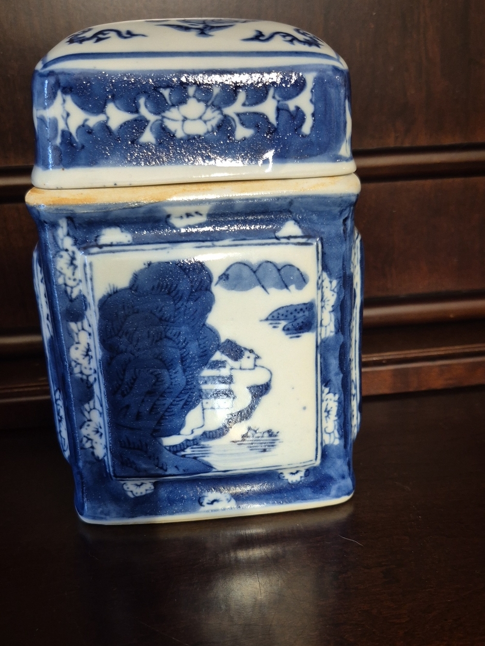 Vintge Chinese Canister, Blue and White Ceramic Tea Canister - Classic Home Art - Picture 1 of 8